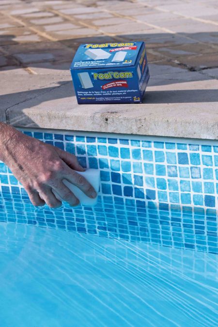 Comment nettoyer la ligne d’eau de sa piscine ?