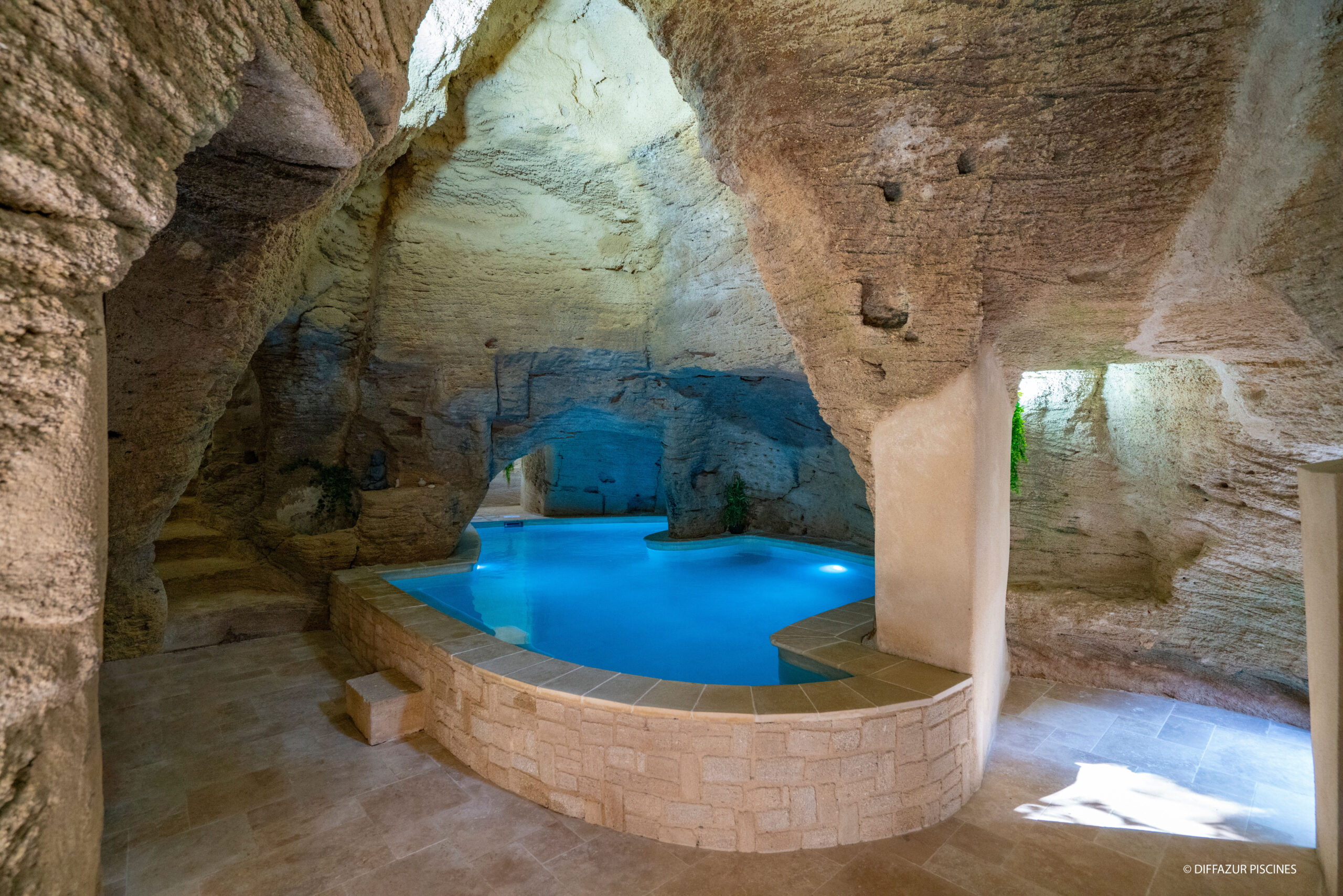 Trophées de la Piscine et du Spa 2021 : Découvrez les plus belles piscines  intérieures de l'année